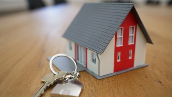 Commercial property building — Real Estate Law